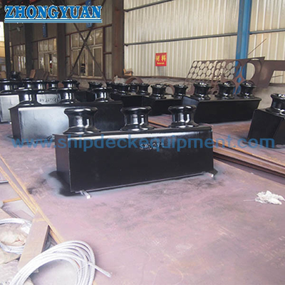 CB39 Type C เหล็กหล่อเหล็กหล่อ 3 ลูกกลิ้ง Fairlead Ship Mooring Equipment