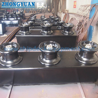 JIS F 2014 ลูกกลิ้งผลิตแผ่นเหล็กชนิดเปิด 3 ลูกกลิ้ง Shipside Fairlead Ship Mooring Equipment
